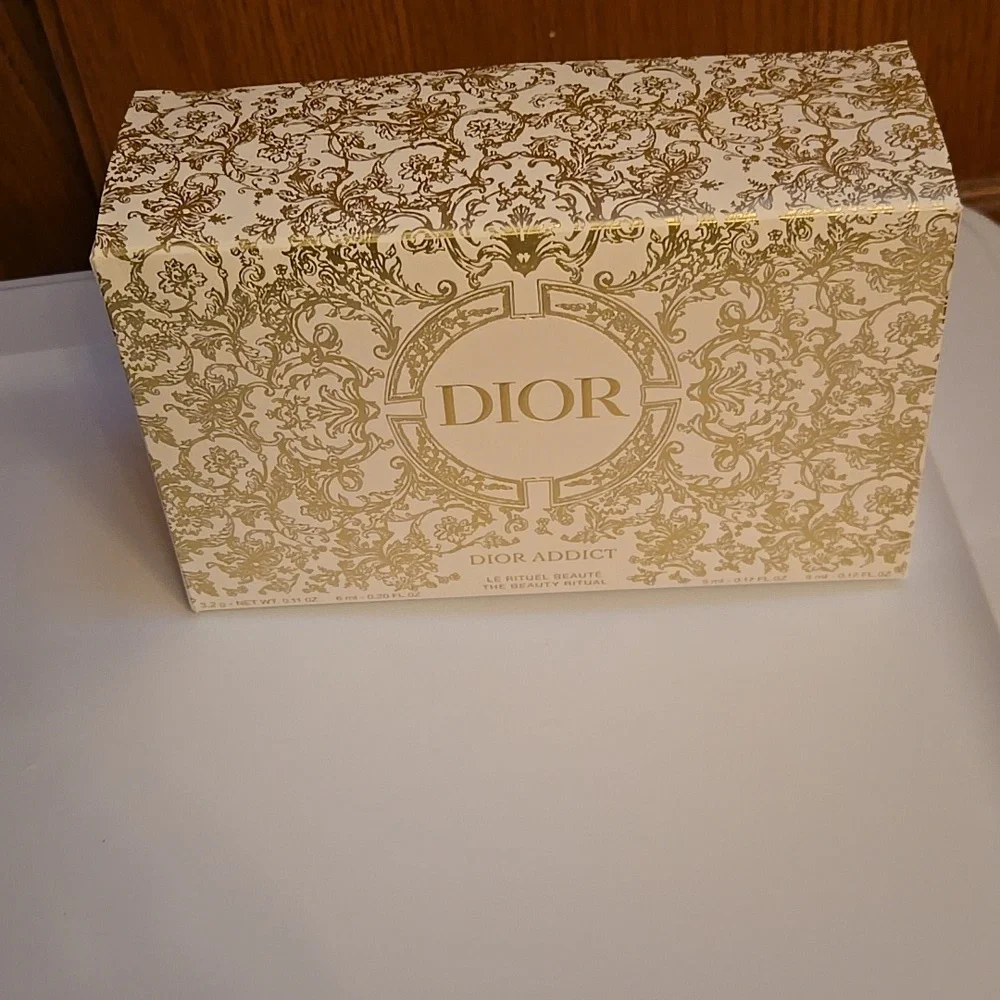 DIOR pouch & box NEW